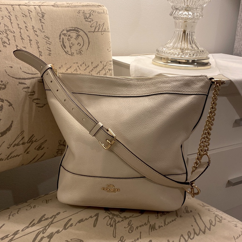 Beautiful coach shoulder bag